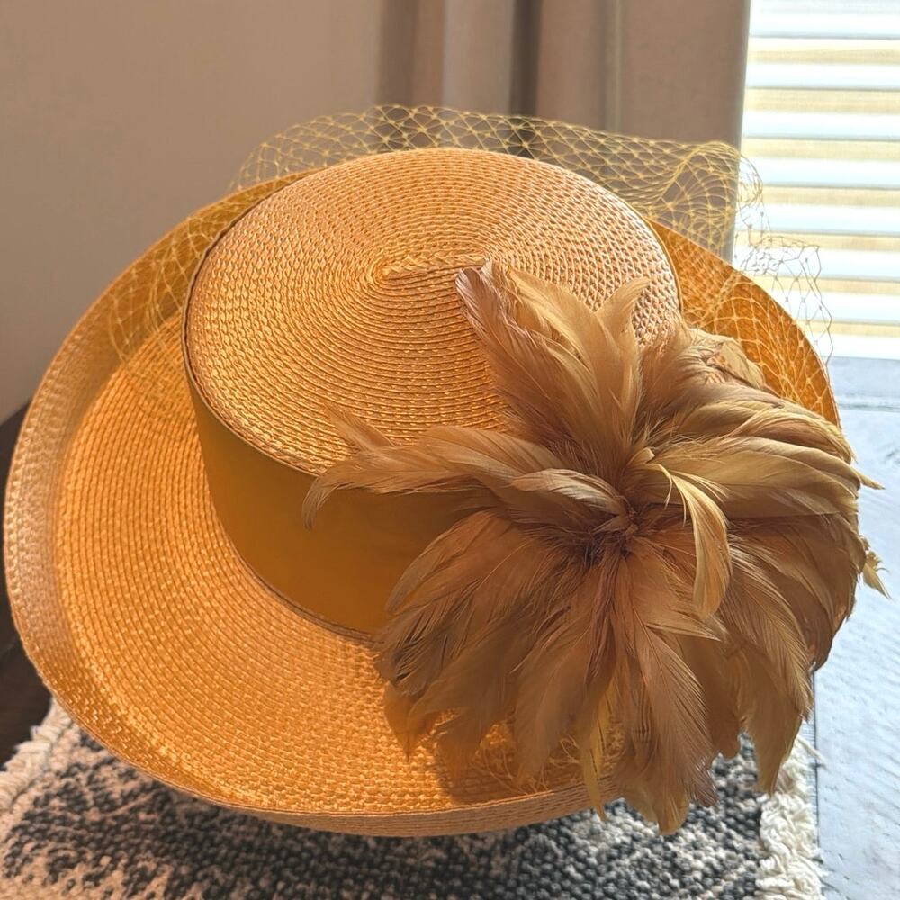Vintage Lily Lee church derby hat yellow with feathers